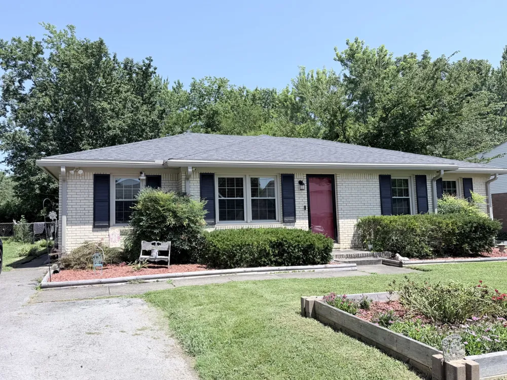 910 Springmont Dr Hopkinsville, KY 42240