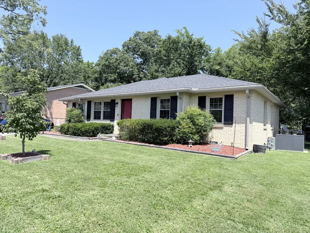 910 Springmont Dr Hopkinsville, KY 42240
