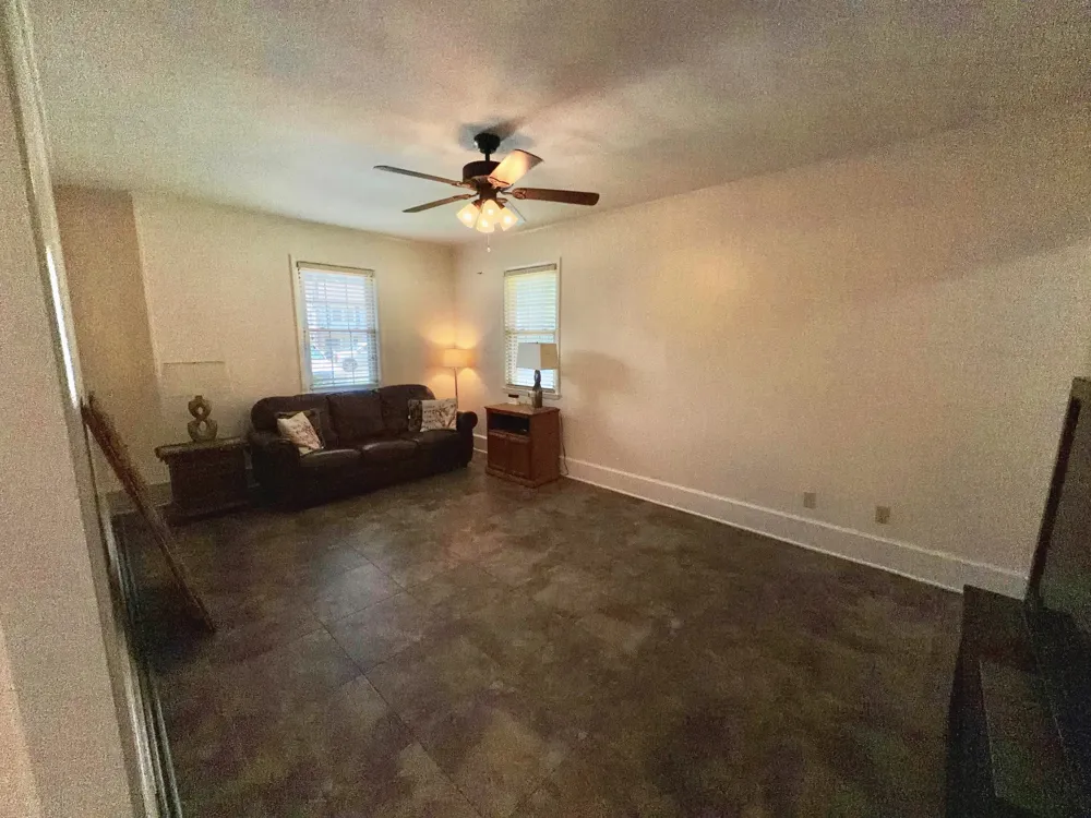 910 Springmont Dr Hopkinsville, KY 42240