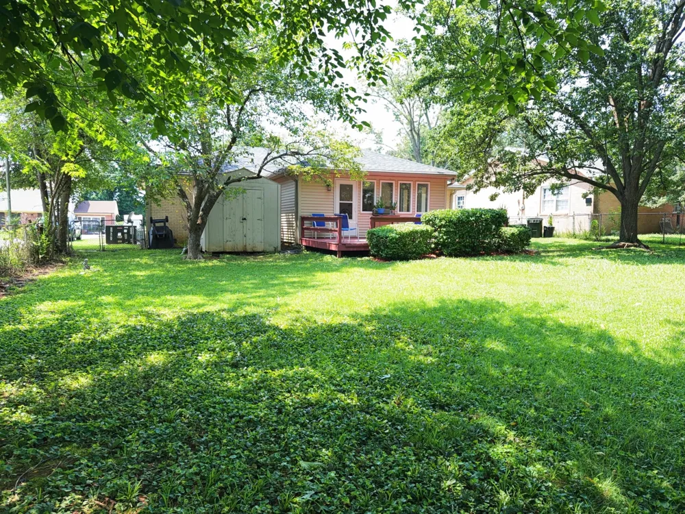 910 Springmont Dr Hopkinsville, KY 42240