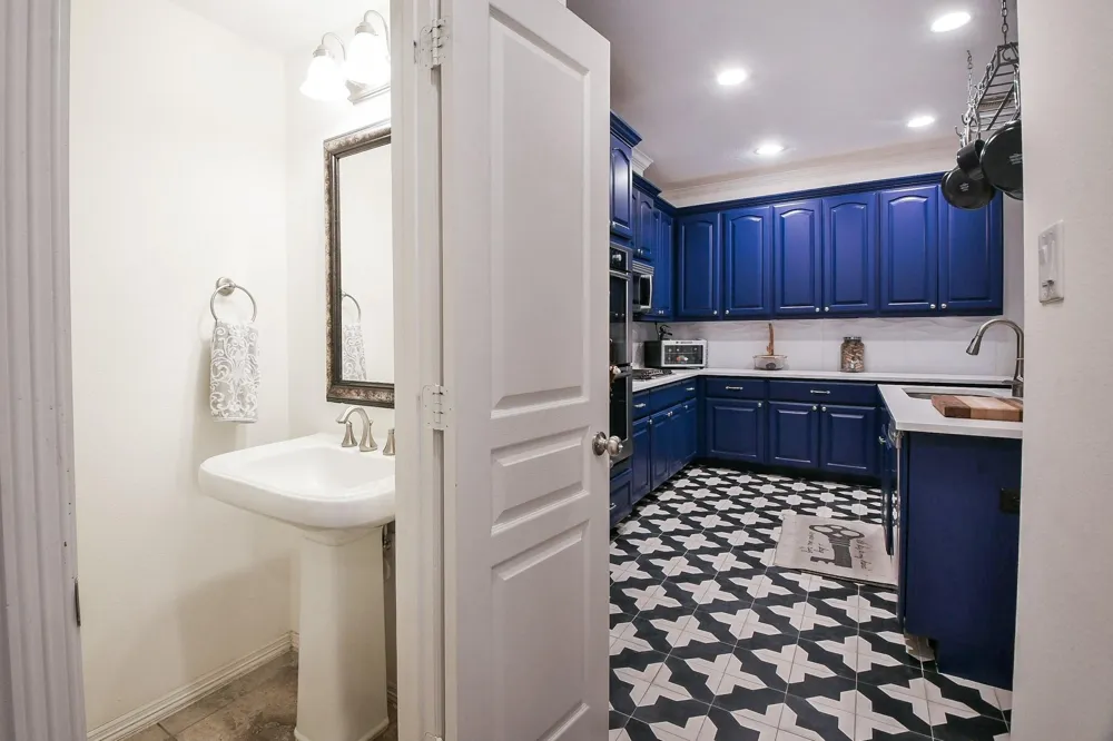 1111 W 26th Street Houston, TX 77008