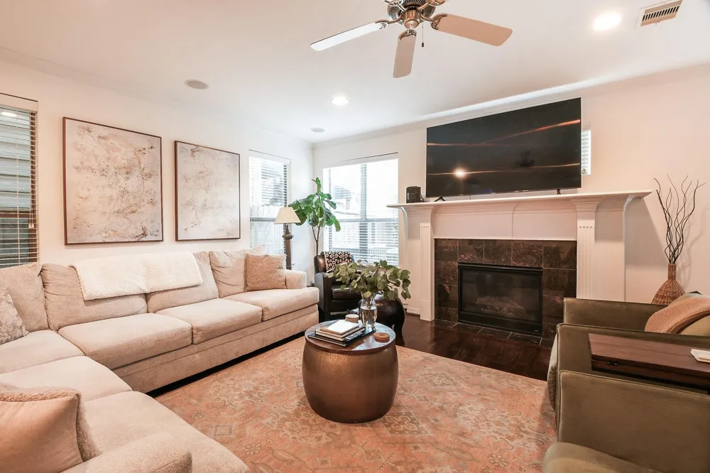 1111 W 26th Street Houston, TX 77008