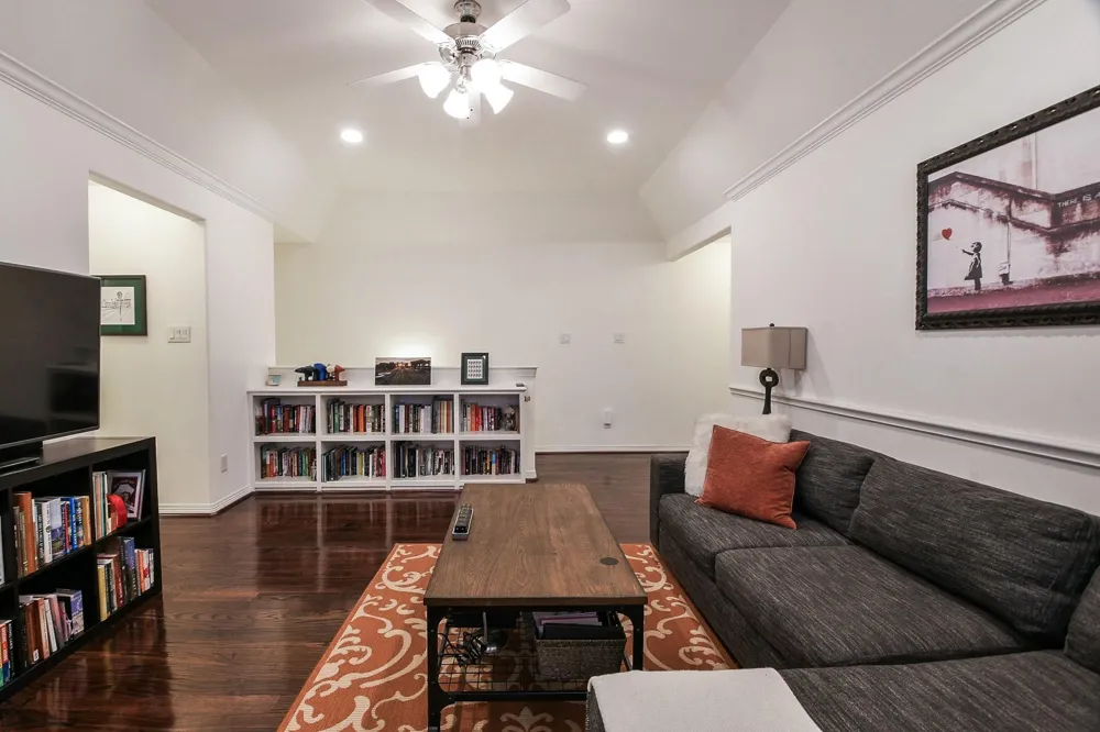 1111 W 26th Street Houston, TX 77008