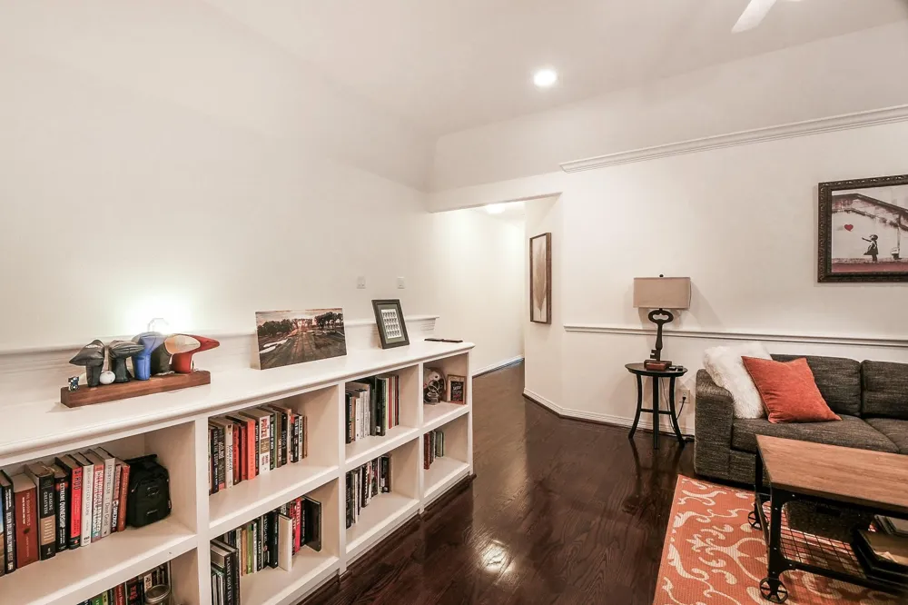 1111 W 26th Street Houston, TX 77008