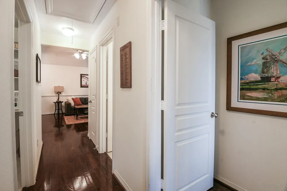 1111 W 26th Street Houston, TX 77008
