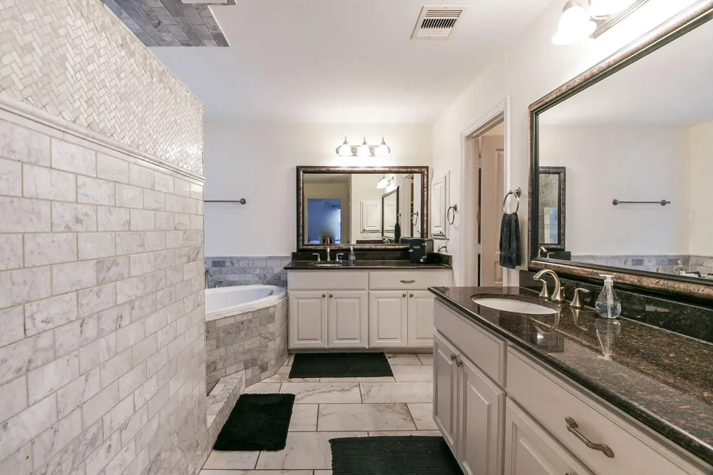 1111 W 26th Street Houston, TX 77008