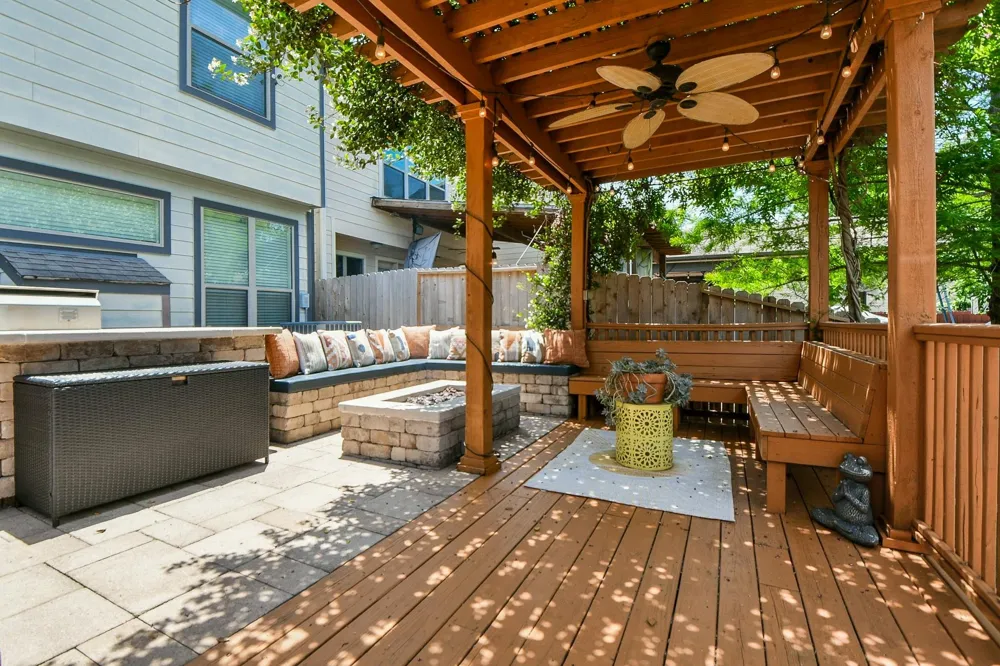 1111 W 26th Street Houston, TX 77008
