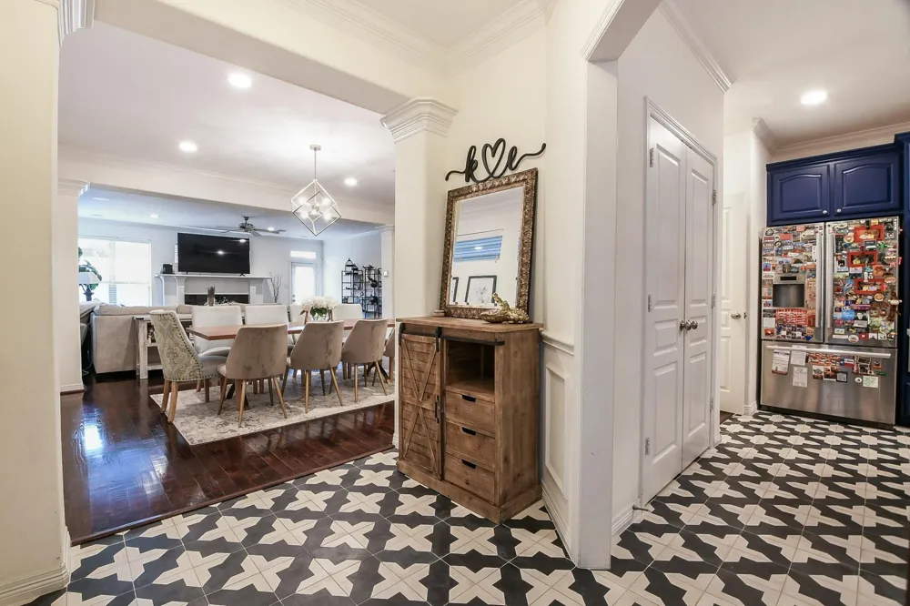 1111 W 26th Street Houston, TX 77008