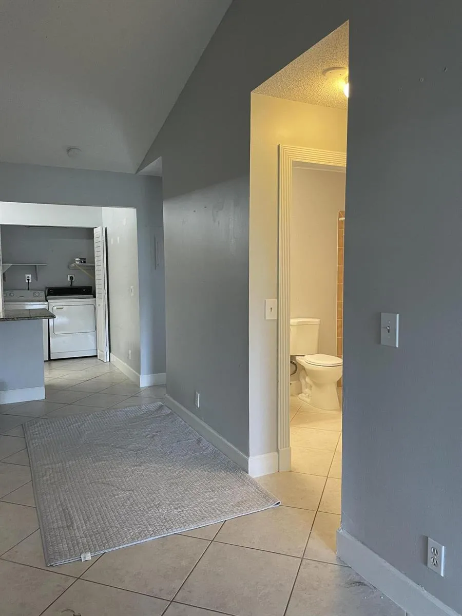 9037 SE HOBE RIDGE AVENUE Hobe Sound, FL 33455