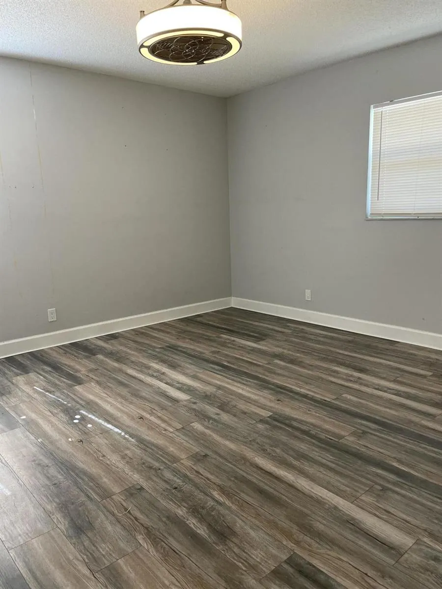 9037 SE HOBE RIDGE AVENUE Hobe Sound, FL 33455