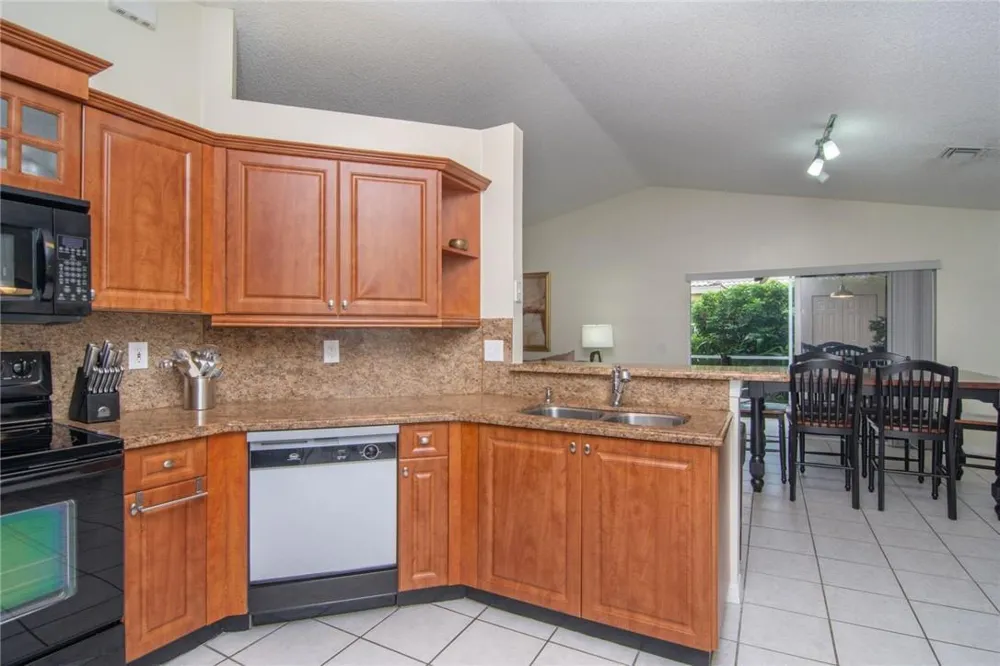 4297 Pine Ridge Court Weston, FL 33331