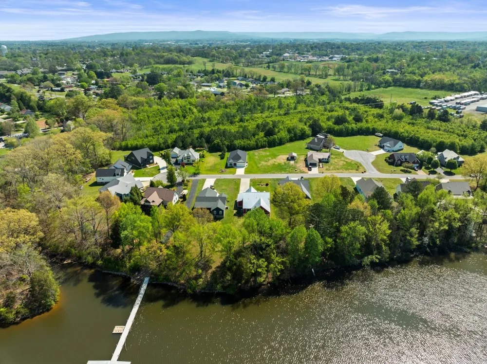 171 Cypress Point Dr Winchester, TN 37398