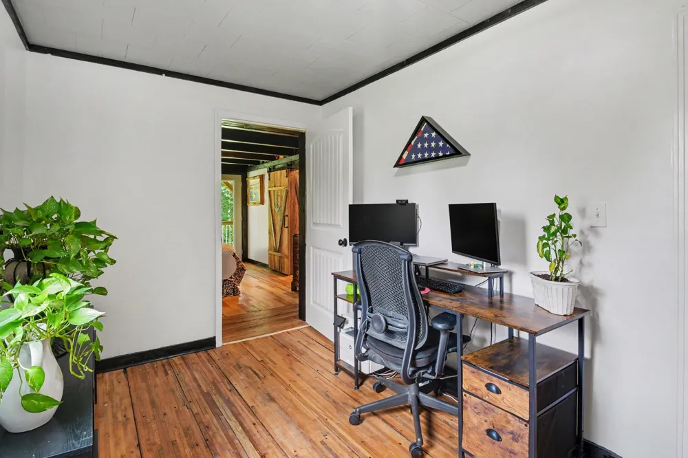 1040 Nosegay Rd White Bluff, TN 37187