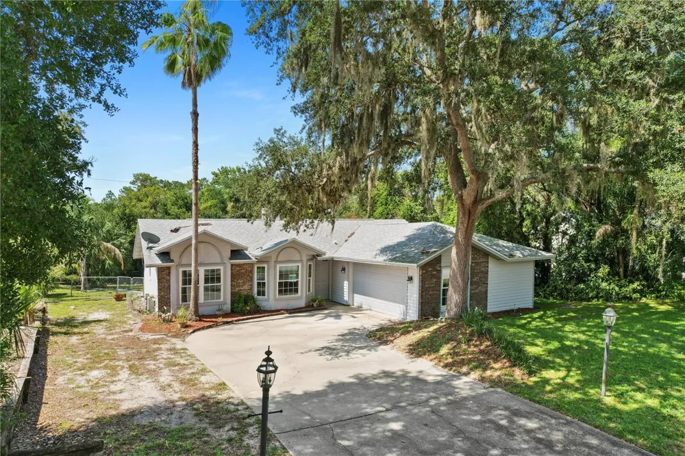 515 CLOUDCROFT DRIVE Deltona, FL 32738
