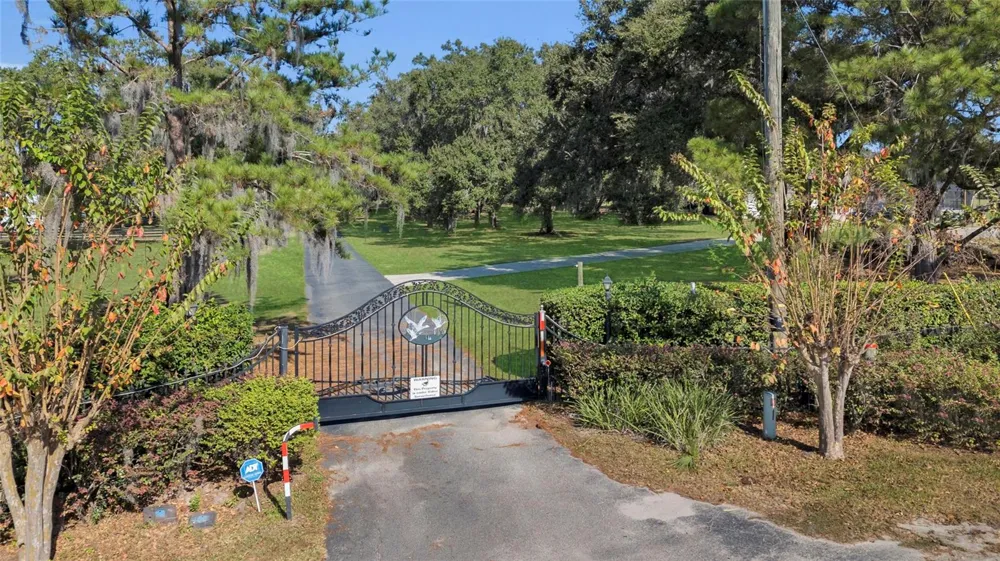 400 CARMAN DRIVE Leesburg, FL 34748