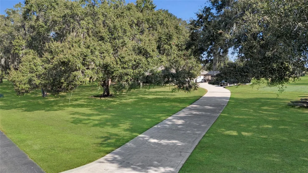 400 CARMAN DRIVE Leesburg, FL 34748