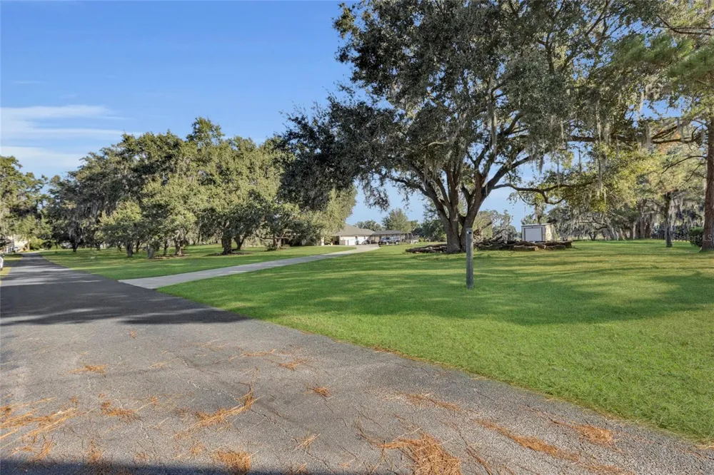 400 CARMAN DRIVE Leesburg, FL 34748
