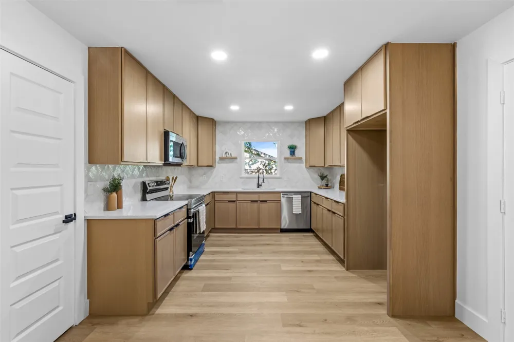 3035 Mark Twain Drive Farmers Branch, TX 75234