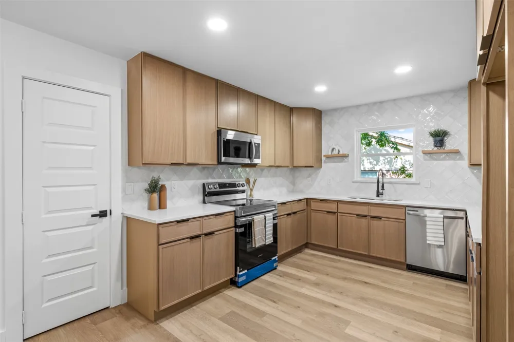 3035 Mark Twain Drive Farmers Branch, TX 75234