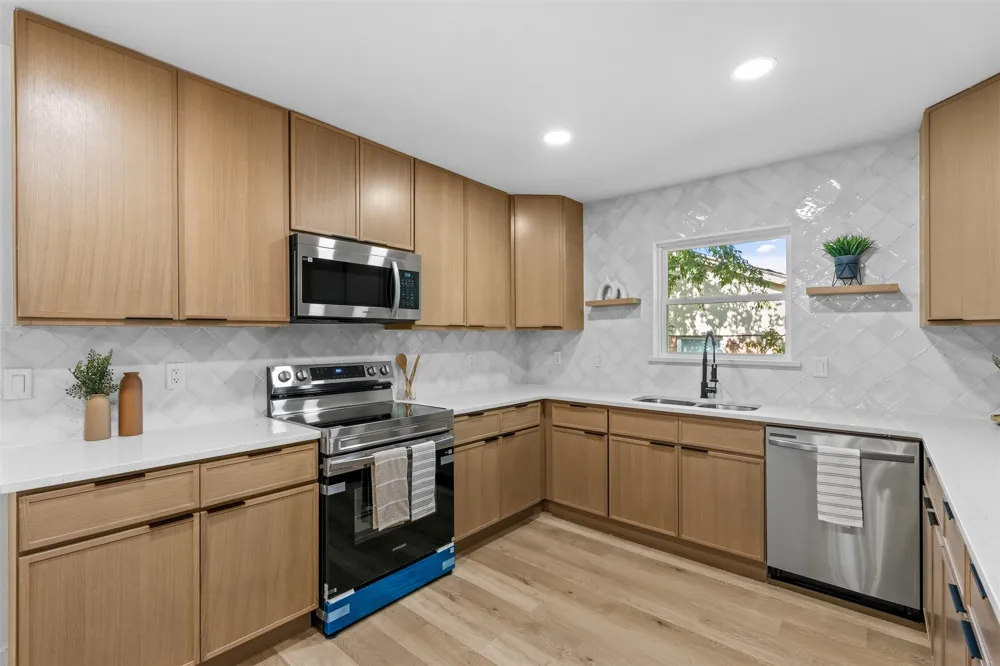 3035 Mark Twain Drive Farmers Branch, TX 75234