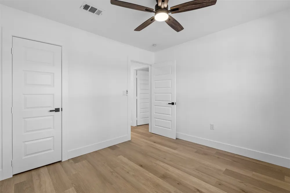 3035 Mark Twain Drive Farmers Branch, TX 75234