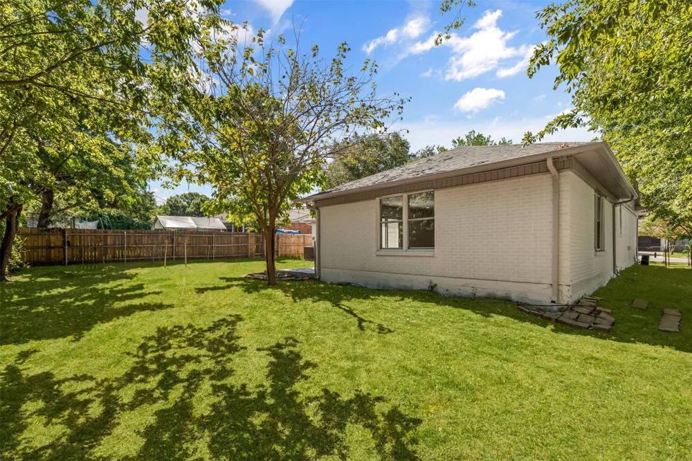 3035 Mark Twain Drive Farmers Branch, TX 75234
