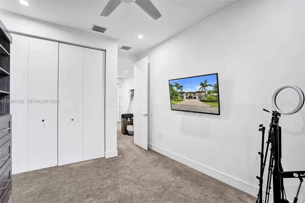 10533 NW 28th Ct Coral Springs, FL 33065