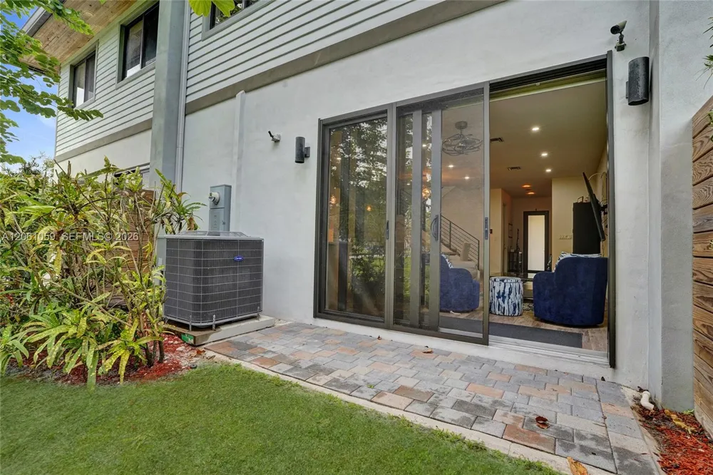 10533 NW 28th Ct Coral Springs, FL 33065