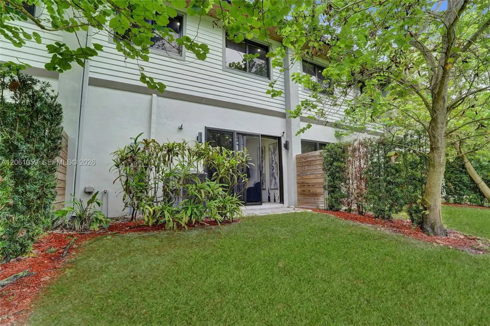 10533 NW 28th Ct Coral Springs, FL 33065