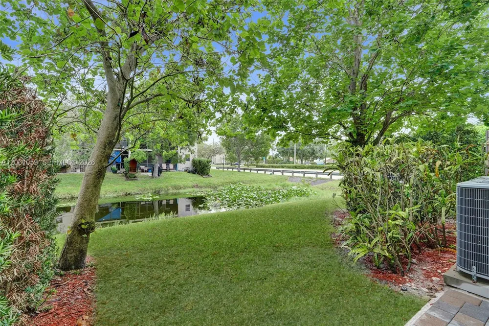 10533 NW 28th Ct Coral Springs, FL 33065