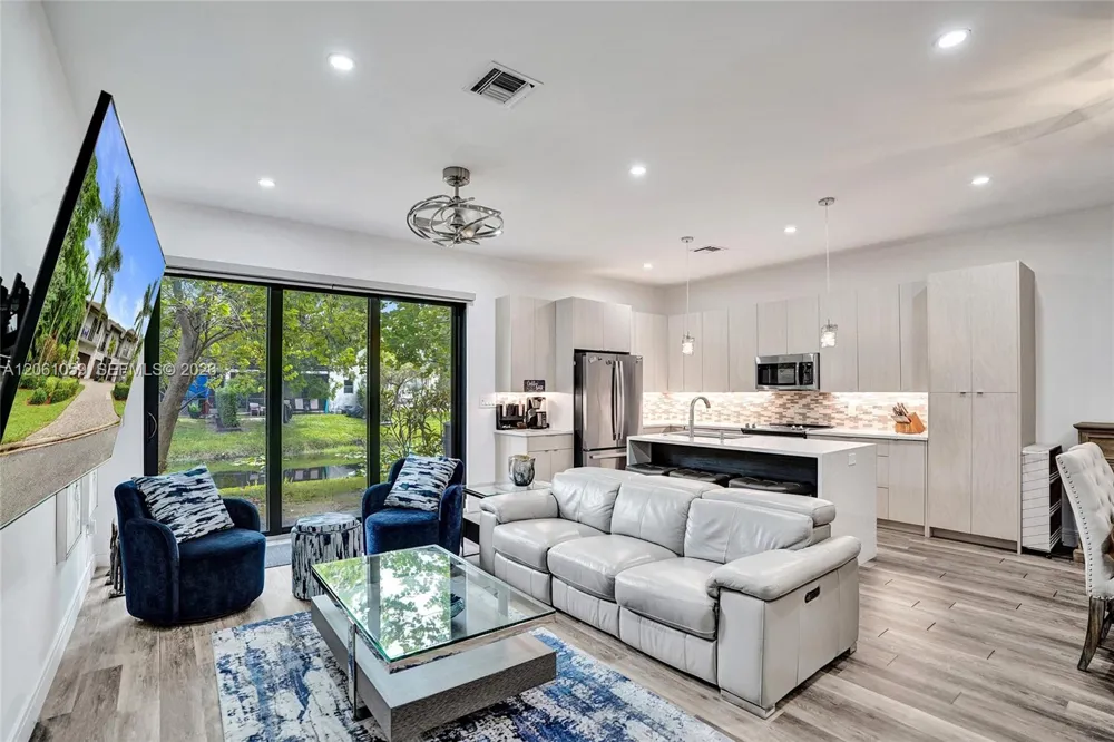 10533 NW 28th Ct Coral Springs, FL 33065