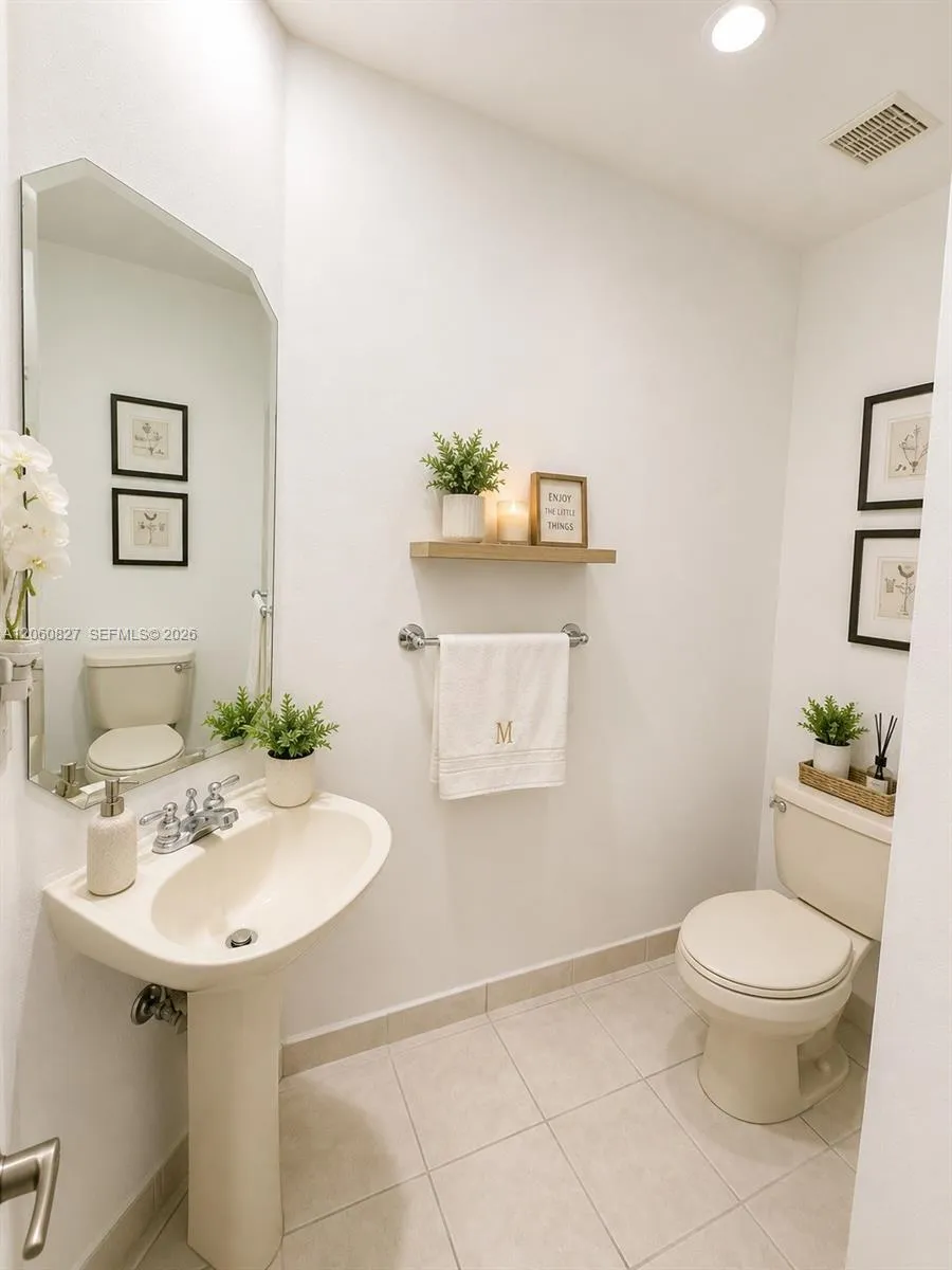 1853 NW 130th Ave Pembroke Pines, FL 33028