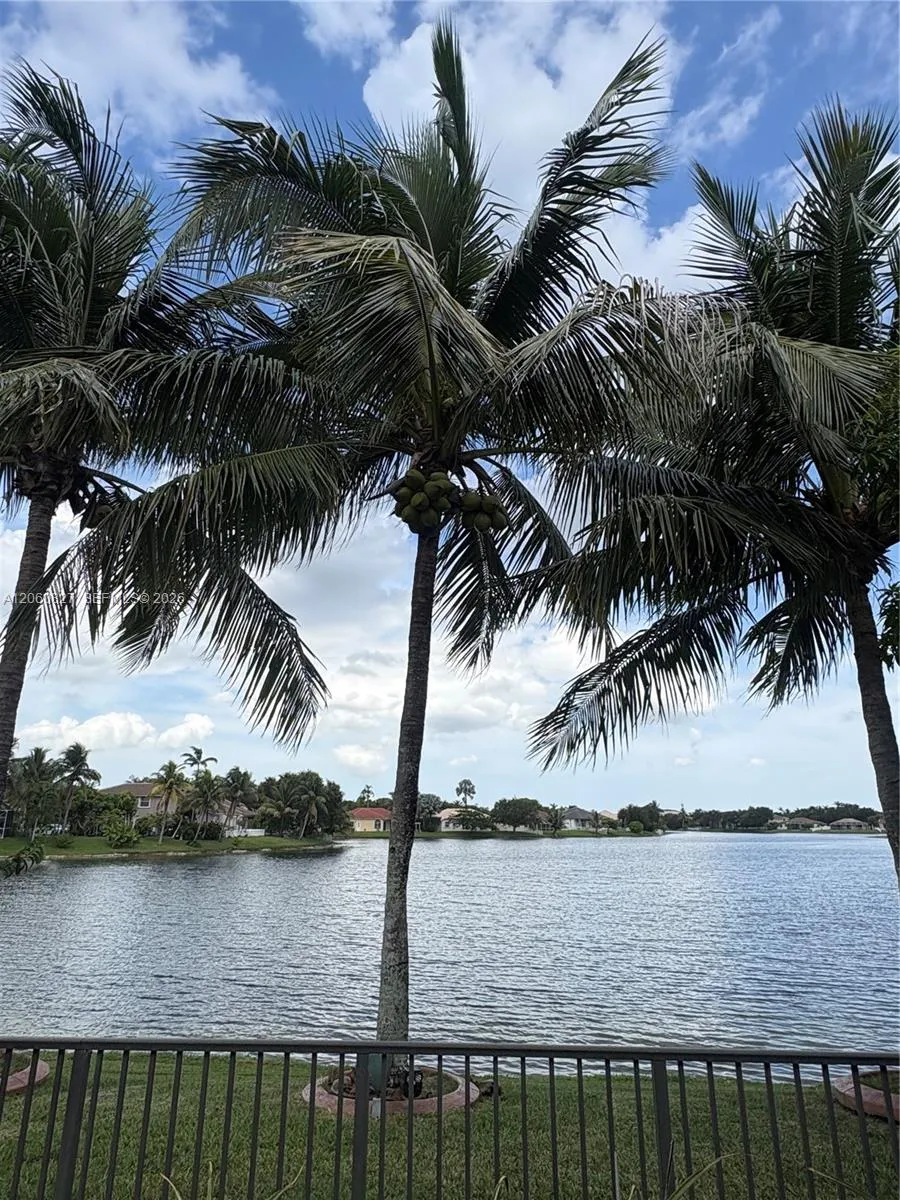 1853 NW 130th Ave Pembroke Pines, FL 33028