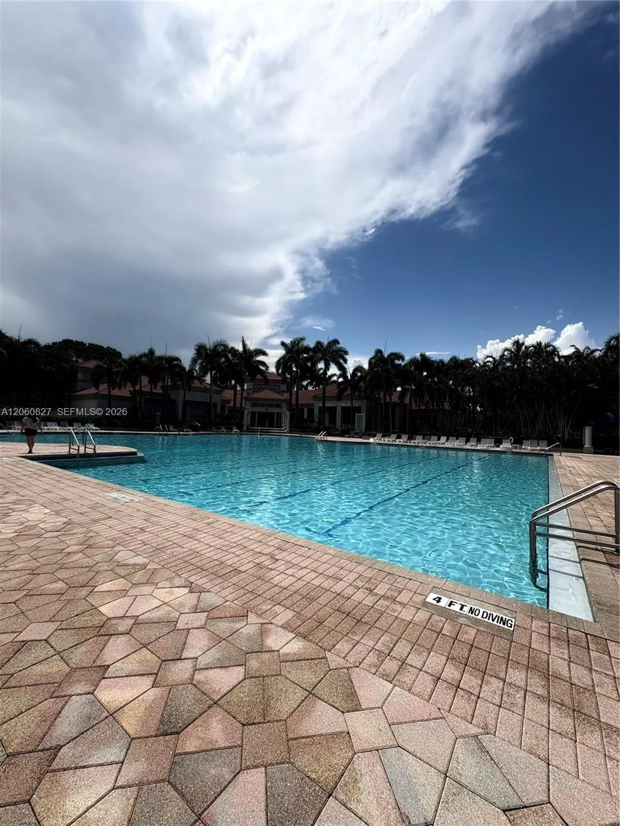 1853 NW 130th Ave Pembroke Pines, FL 33028