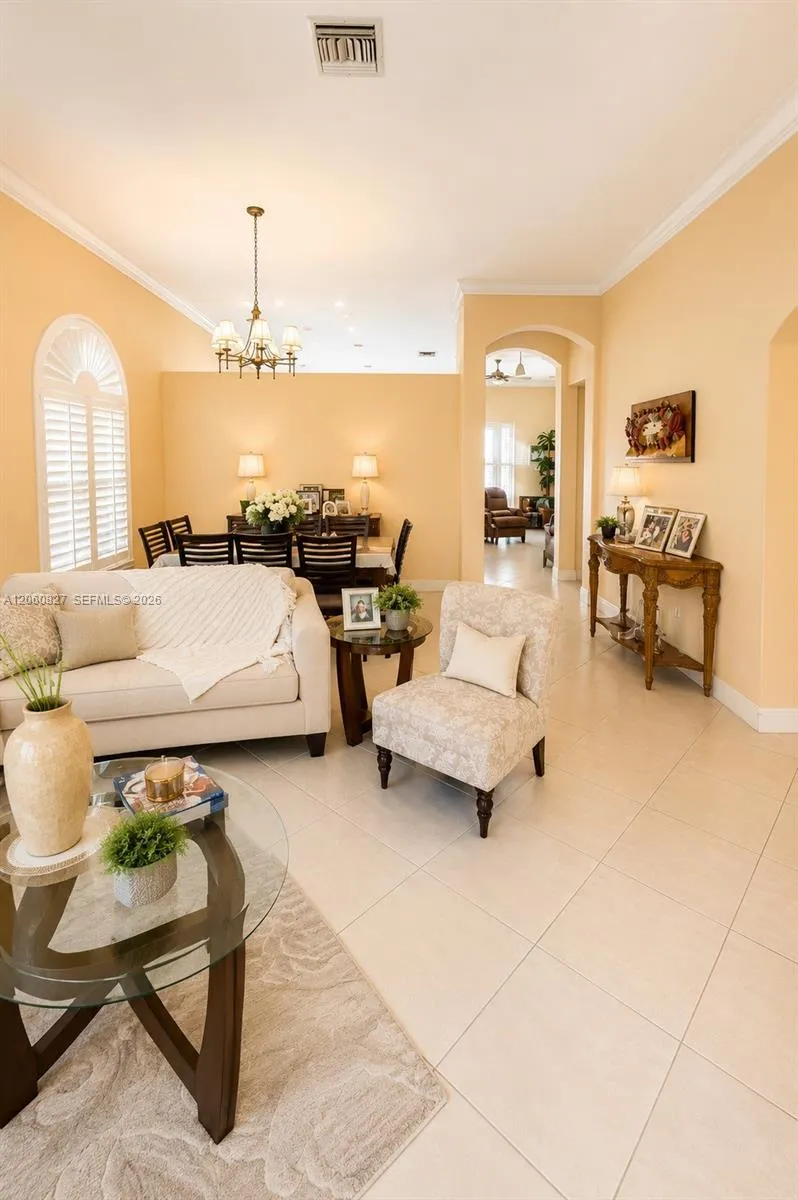1853 NW 130th Ave Pembroke Pines, FL 33028
