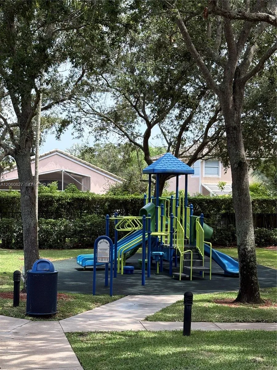 1853 NW 130th Ave Pembroke Pines, FL 33028