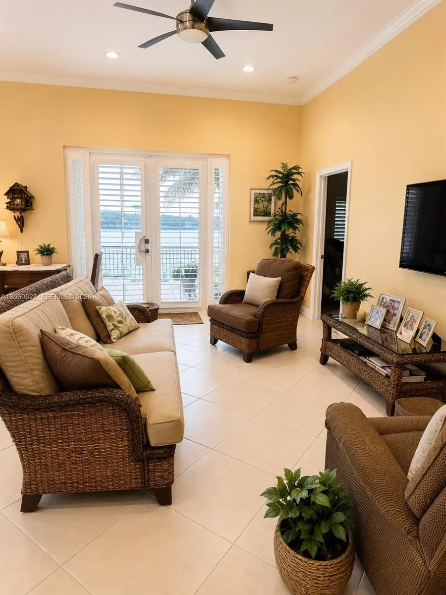 1853 NW 130th Ave Pembroke Pines, FL 33028