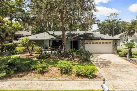 260 QUEENSBERRY COURT