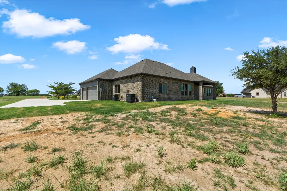 1121 CANYON LAKE ROAD Wills Point, TX 75169