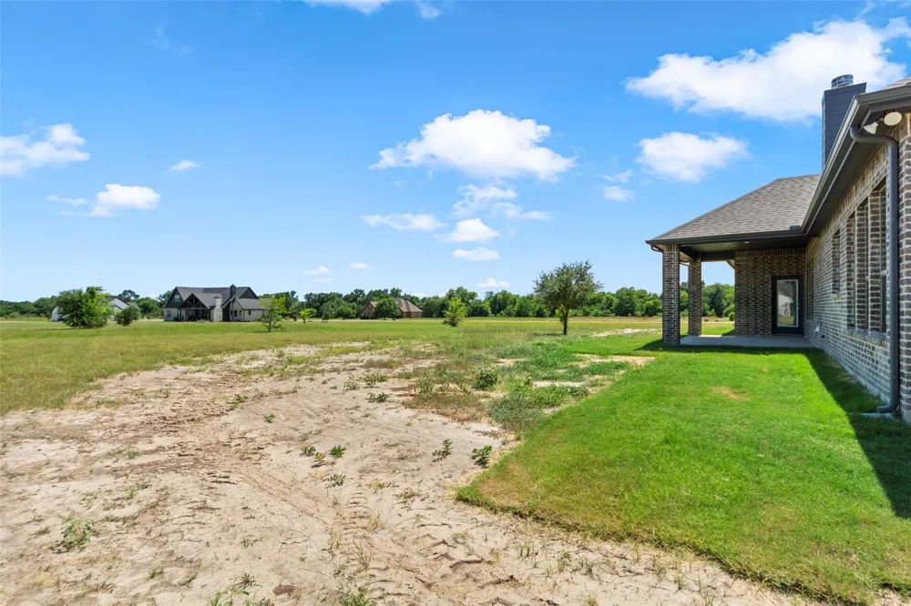 1121 CANYON LAKE ROAD Wills Point, TX 75169
