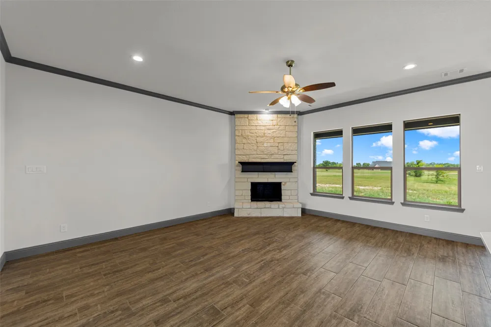 1121 CANYON LAKE ROAD Wills Point, TX 75169