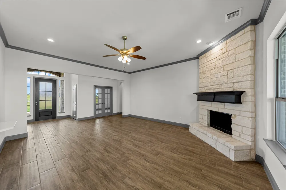 1121 CANYON LAKE ROAD Wills Point, TX 75169