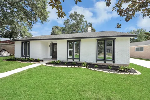 16114 Forest Bend Avenue
