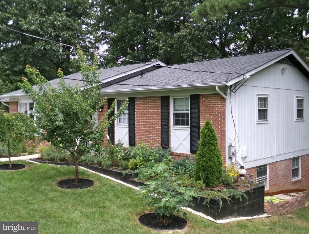 6401 LIMERICK COURT Springfield, VA 22152