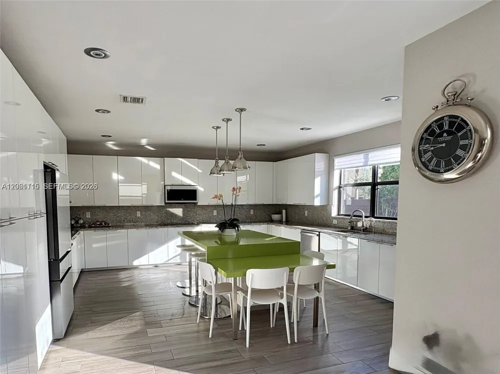8925 NW 99th Ct Doral, FL 33178