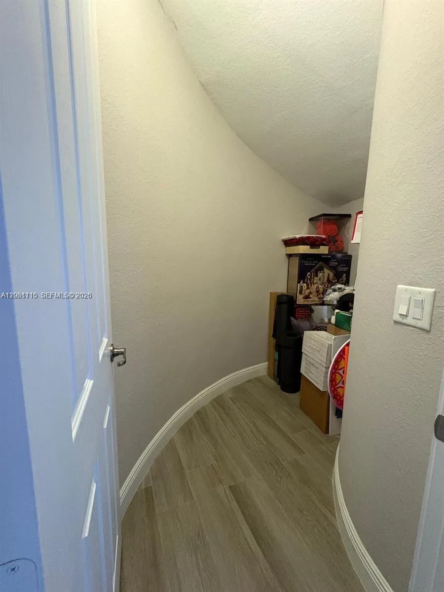 8925 NW 99th Ct Doral, FL 33178