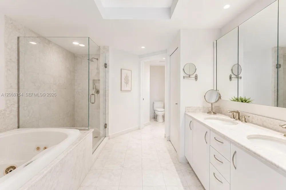1331 Brickell Bay Dr #2805 Miami, FL 33131