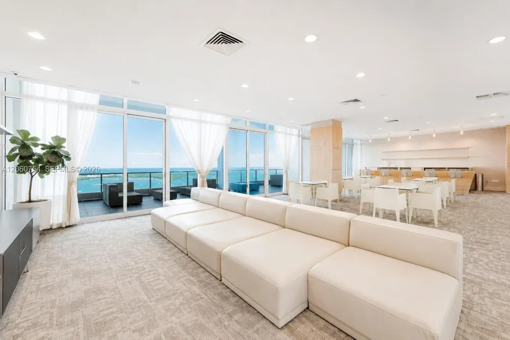 1331 Brickell Bay Dr #2805 Miami, FL 33131