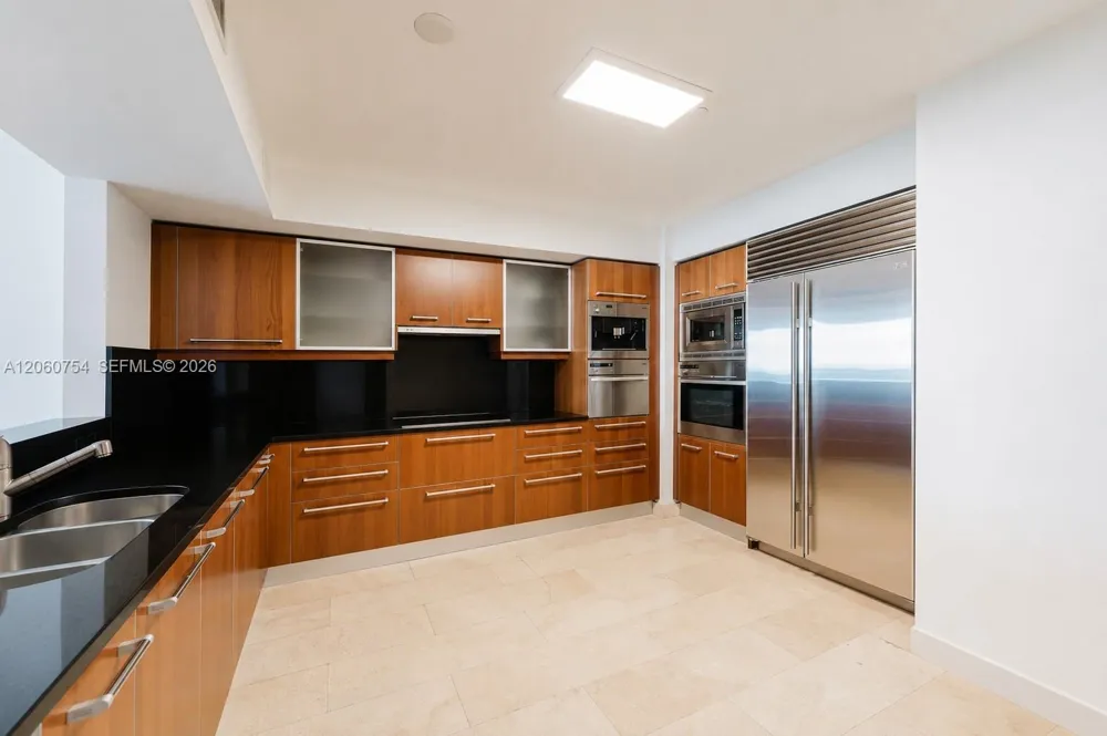 1331 Brickell Bay Dr #2805 Miami, FL 33131