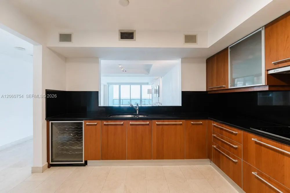 1331 Brickell Bay Dr #2805 Miami, FL 33131